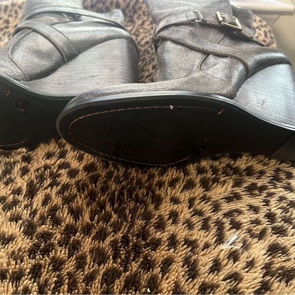 BCBG distressed Gray buckle wedge ankle boots - Picture 7 of 7